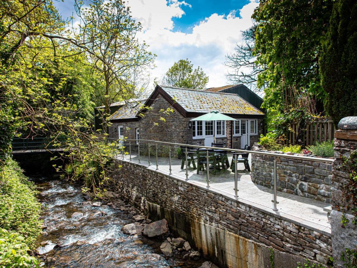 Cilybebyll Swansea Valley Holiday Cottages מראה חיצוני תמונה