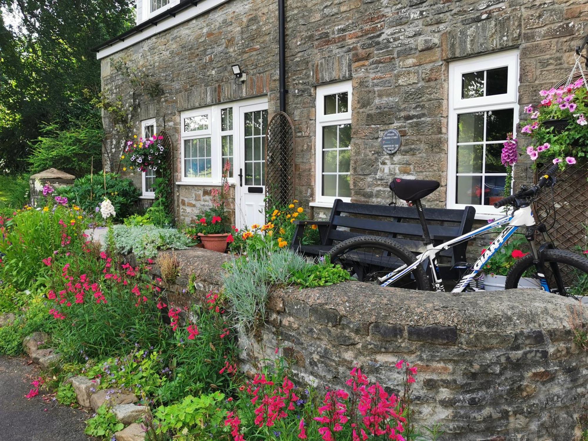 Cilybebyll Swansea Valley Holiday Cottages מראה חיצוני תמונה